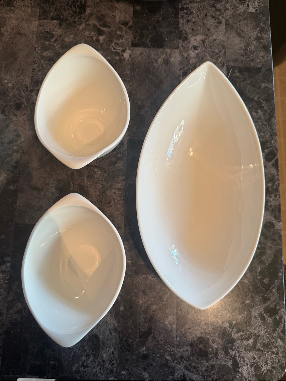 White Ceramic Leaf Serving Bowl Set. Made in England